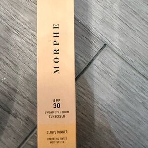 Morphe Glowstunner SPF 30 Broad Spectrum Sunscreen - Tan